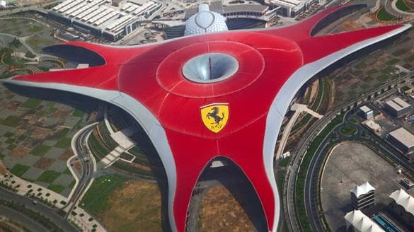 Metalen dak in RAL 9006, Abu Dhabi